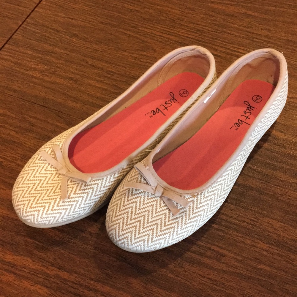 Tan and cream chevron pattern woven flats